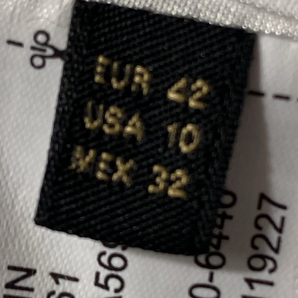 NWT. Massimo Dutti White Double-Breasted Blazer. Size 10. - Picture 12 of 12